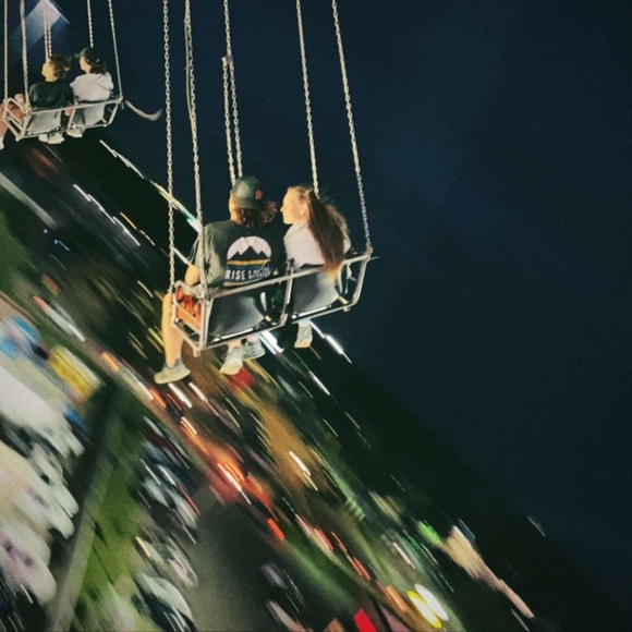 Meet your Posher, Ava - Picture 1 of 1